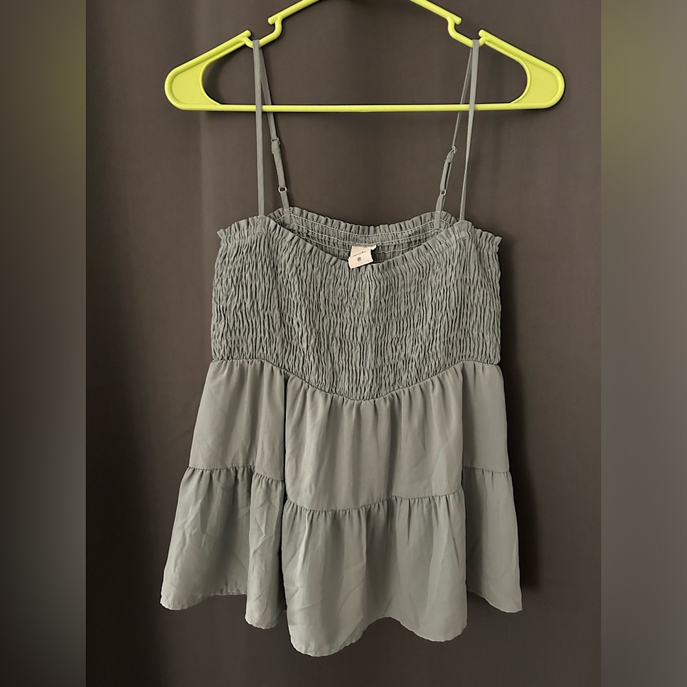 Paper Crane Top ruffled tank - Women’s medium